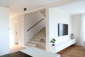 Thumbnail von Modernes Haus mit Pool und Meerblick