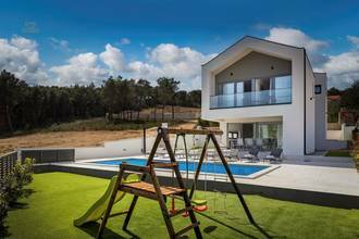 Thumbnail von Moderne Villa mit Pool in der 1. Reihe zum Meer