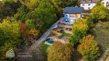 Thumbnail von Modernes, möbliertes Einfamilienhaus mit Garten und Pool in Ruhelage