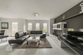 Thumbnail von Modernes, möbliertes Einfamilienhaus mit Garten und Pool in Ruhelage