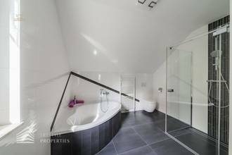 Thumbnail von Modernes, möbliertes Einfamilienhaus mit Garten und Pool in Ruhelage