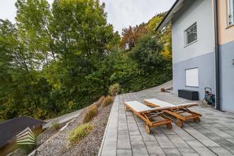 Thumbnail von Modernes, möbliertes Einfamilienhaus mit Garten und Pool in Ruhelage