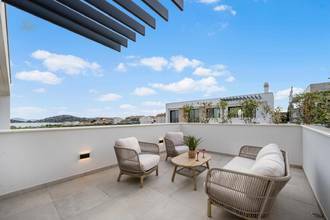 Thumbnail von Moderne Villa mit Swimmingpool und Meerblick