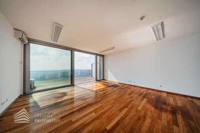 Niezapomniany widok na Wiedeń! Kawalerka z tarasem na Kahlenbergu