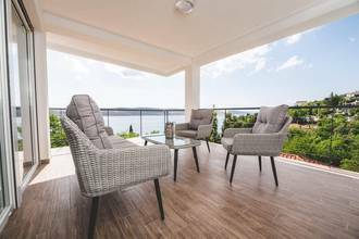 Thumbnail von Nowoczesna willa z tarasem na dachu w pobliżu wybrzeża, region Crikvenica