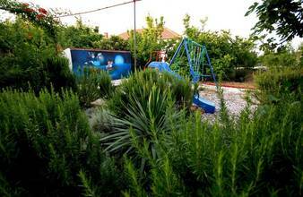 Thumbnail von Haus mit Pool und Blick auf das Meer