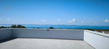 Thumbnail von Moderne Neubau-Villa mit Swimmingpool