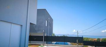 Thumbnail von Moderne Neubau-Villa mit Swimmingpool