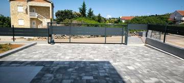 Thumbnail von Moderne Neubau-Villa mit Swimmingpool