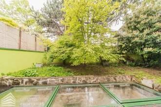 Thumbnail von Luxuriöse 12-Zimmer-Villa mit Wellnessbereich Nähe Gersthof