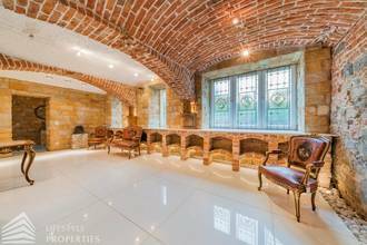 Thumbnail von Luxuriöse 12-Zimmer-Villa mit Wellnessbereich Nähe Gersthof