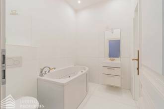 Thumbnail von Luxuriöse 12-Zimmer-Villa mit Wellnessbereich Nähe Gersthof