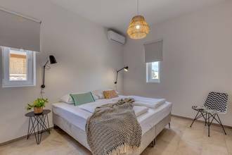 Thumbnail von Moderne Villa mit mediterranen Elementen nahe dem Meer