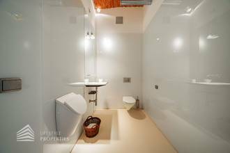 Thumbnail von Einzigartige 5-Zimmer Loftwohnung mit Terrasse und Werkstatt im 6. Bezirk