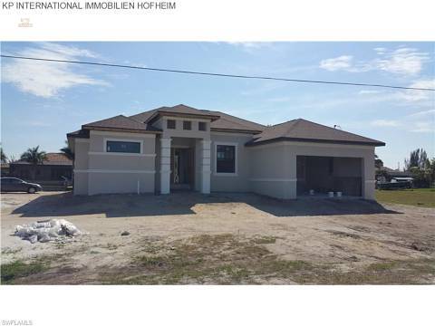 ***NEUBAU EFH mit Pool und Wintergarten in Cape Coral - Florida***