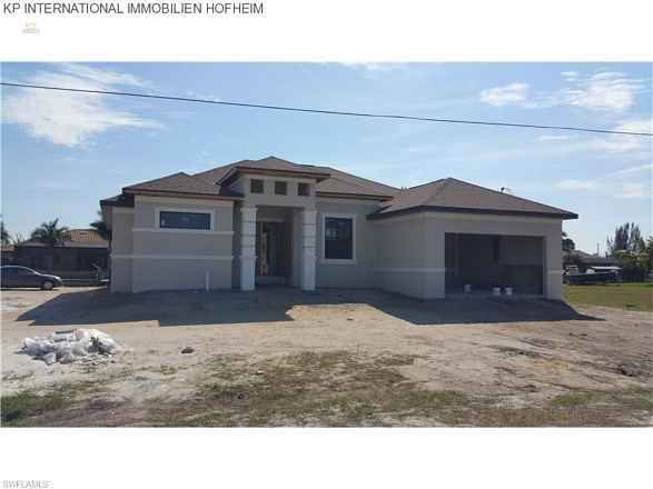 ***NEUBAU EFH mit Pool und Wintergarten in Cape Coral - Florida***