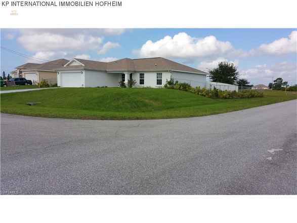 ***Modernes Einfamilienhaus in Cape Coral - mit Garten***