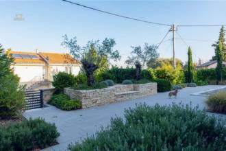 Thumbnail von Modernes Haus mit Pool in ruhiger Lage