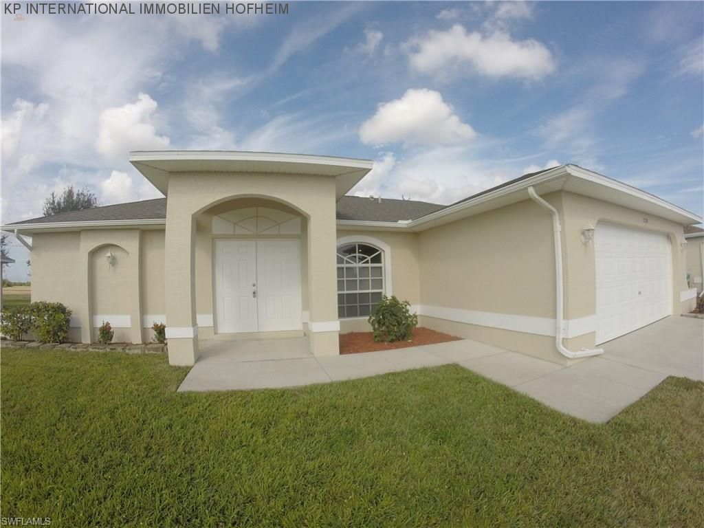***Schönes EFH mit großem Garten in Cape Coral***