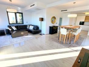 Thumbnail von Moderne Villa mit Meerblick