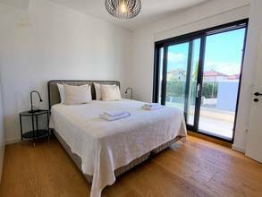 Thumbnail von Moderne Villa mit Meerblick