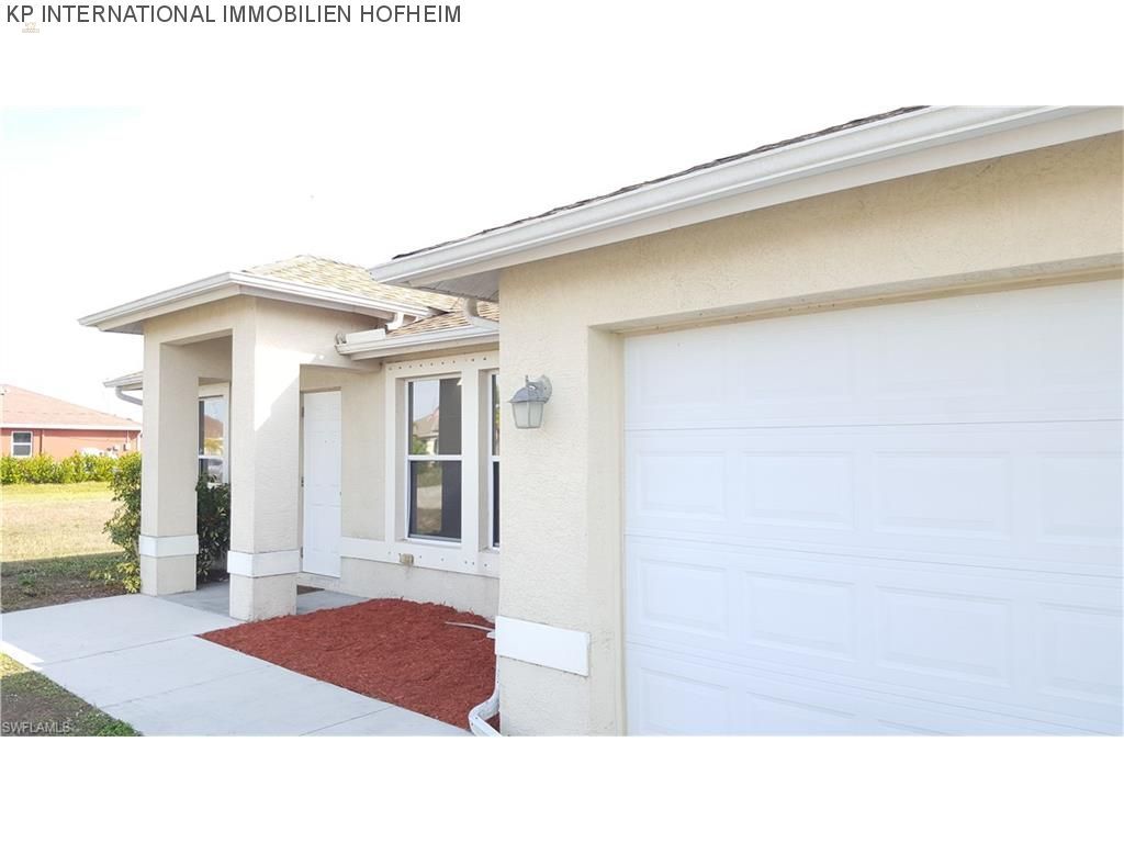 ***modernes Einfamilienhaus mit großflächigem Garten in Florida***