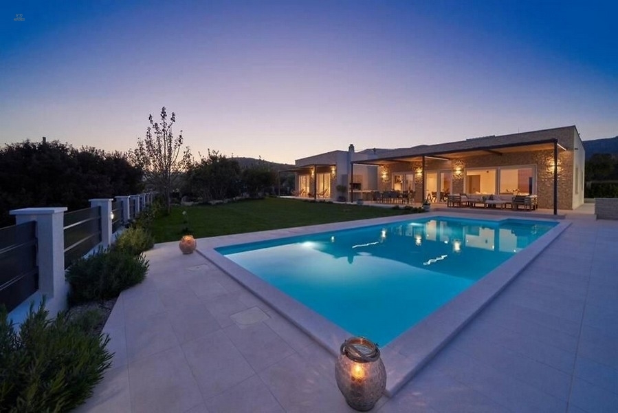 Moderne Villa mit Swimmingpool