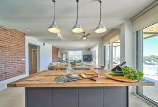 Thumbnail von Moderne Villa mit Swimmingpool