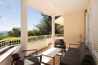 Thumbnail von Modern eingerichtete Wohnung mit schönem Meerblick