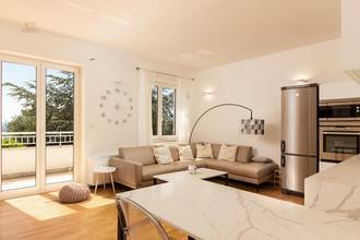 Thumbnail von Modern eingerichtete Wohnung mit schönem Meerblick