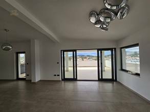 Thumbnail von Modernes Penthouse mit Dachterrasse und Meerblick