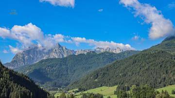 Thumbnail von Großzügige Landhausvilla mit traumhaftem Kaiserblick