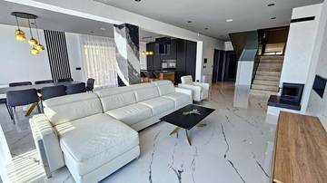 Thumbnail von Современная вилла с бассейном и красивым видом на море