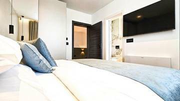 Thumbnail von Современная вилла с бассейном и красивым видом на море