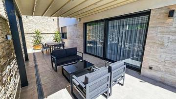 Thumbnail von Современная вилла с бассейном и красивым видом на море