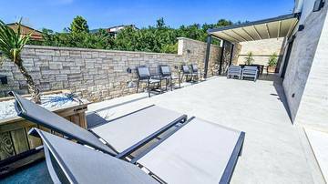 Thumbnail von Современная вилла с бассейном и красивым видом на море