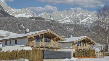 Thumbnail von ゴルフコースのすぐそばにあるプール付きのエクスクルーシブなシャレー