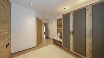 Thumbnail von ゴルフコースのすぐそばにあるプール付きのエクスクルーシブなシャレー