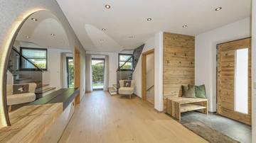 Thumbnail von ゴルフコースのすぐそばにあるプール付きのエクスクルーシブなシャレー