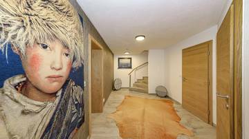 Thumbnail von ゴルフコースのすぐそばにあるプール付きのエクスクルーシブなシャレー