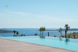 Thumbnail von Moderne Villa mit Infinity-Pool und Panorama-Meerblick
