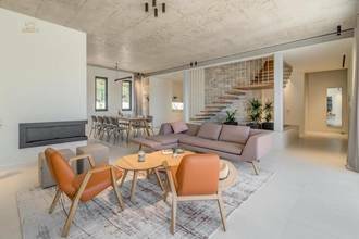 Thumbnail von Moderne Villa mit Infinity-Pool und Panorama-Meerblick