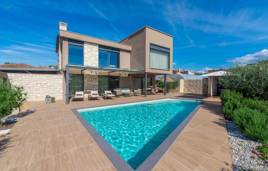 Moderne Villa mit mediterranen Elementen und Swimmingpool, Region Umag