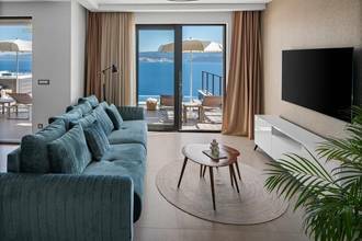 Thumbnail von Moderne Villa mit Infinity-Pool und Panorama-Meerblick, Region Omis