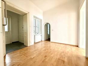 Thumbnail von Helle Wohnung mit Balkon auf ganzer Etage zzgl. Rohdachboden, Nähe Einsiedlerpark