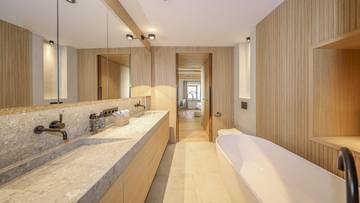 Thumbnail von Exklusive Wohnung in historischem Stadthaus