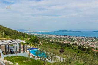 Thumbnail von Moderne Luxusvilla mit Pool und Meerblick, Region Split