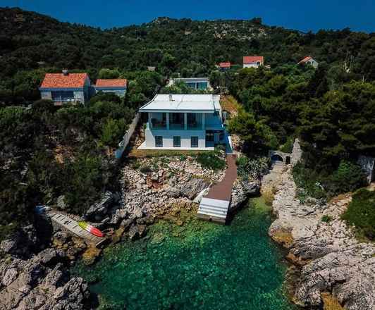 Moderna villa directamente en la orilla del mar en la isla de Koločep cerca de Dubrovnik