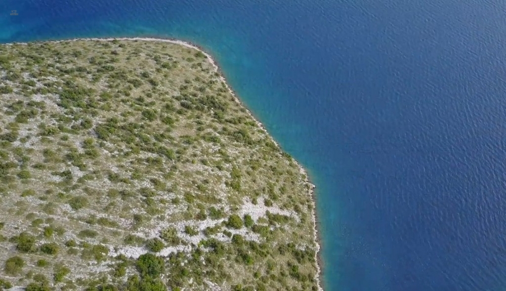 Landwirtschaftliches Grundstück mit Entwicklungsmöglichkeiten inkl. kleiner Insel
