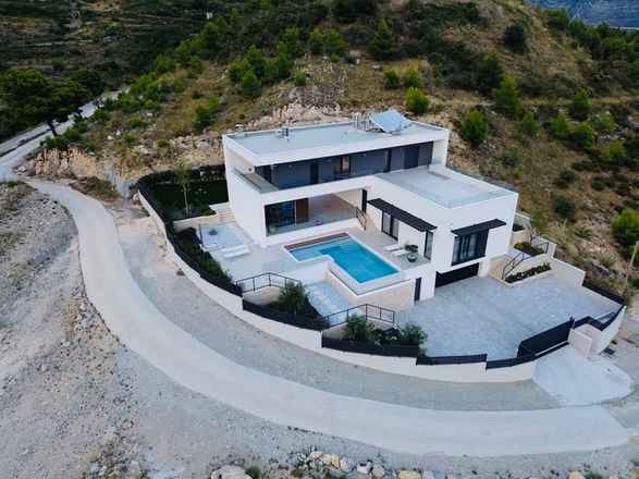 Moderne Villa mit Stadt- und Meerblick, Region Split